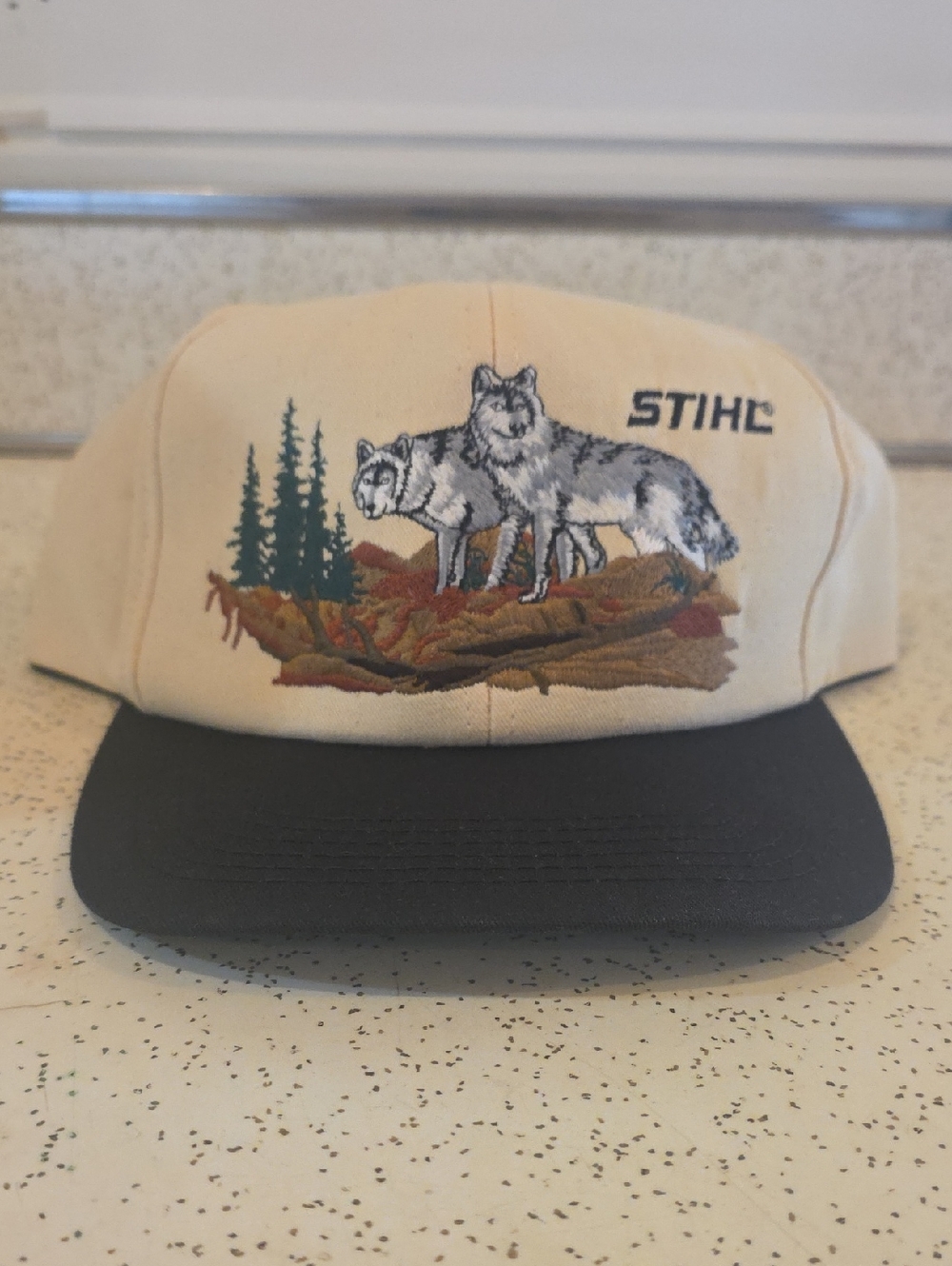 STIHL VTG 2000 Rare Embroidered Wolves Wildlife Snapback Hat Cap